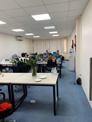 cho thuê nhà mặt phố mai dịch 80m2 7 tầng, thông sàn, thang máy làm văn phòng công ty