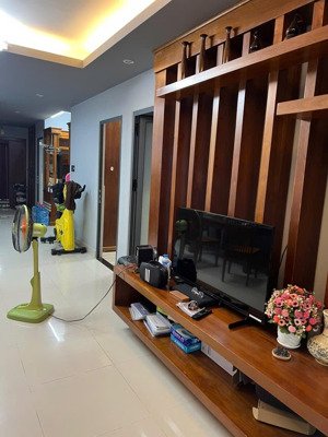 bán căn hộ pegasus 3 phòng. tầng 7 diện tích 122m2 giá 3,7 tỷ