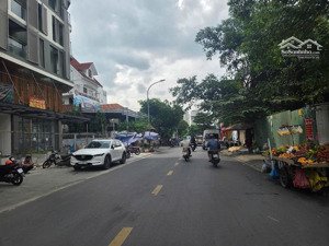 chính chủ nhờ bán căn nhà mặt tiền quốc hương thảo điền