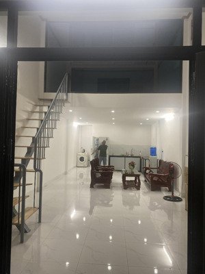 nhà riêng 1 tầng cao, có gác xép