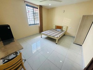 cho thuê căn hộ dich vụ 2pn tách bếp có bancol kdc đại phúc ngay phạm hùng. full nội thất 7tr/th.