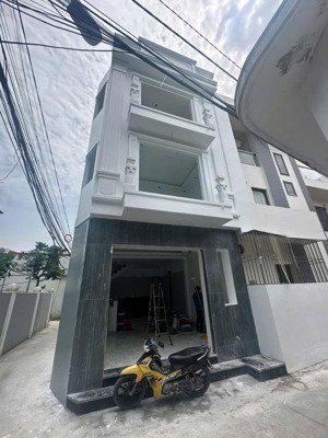 căn góc đẹp trần nhân tông diện tích : 47m2 lô góc ngang 6 nở hậu