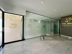 tầng trệt 7x20m vạn phúc, ngăn 3 phòng, không gian thoáng, có thang máy máy lạnh, hầm xe. giá 18tr
