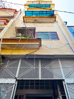 Nhà LÝ THƯỜNG KIỆT hẻm thông nhiều hướng , sát hẻm xe tải