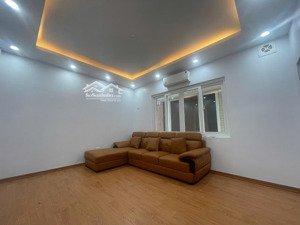 ô tô đỗ nhà 5tầng bồ đề long biên sổ đỏ pháp lý chuẩn giá 7tỷ45