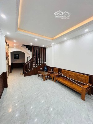 siêu phẩm! trần thái tông - 40m2x5 tầng - 20m ra phố, ô tô đỗ cửa - ngõ thông kinh doanh - 11.6 tỷ