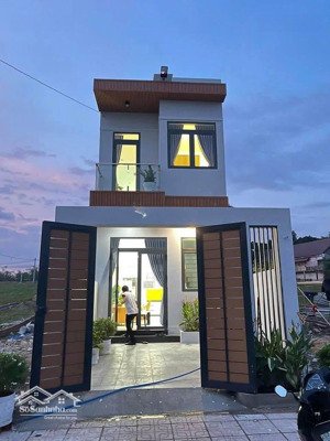 kẹt tiền cần bán nhà mặt tiền 1 lầu mới 5x20 gần vòng xoay an lạc, trần đại nghĩa, giá 815 triệu