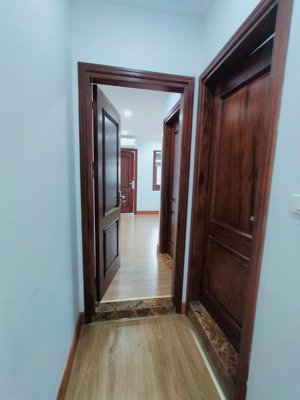 cho thuê căn hộ tầng 5 thanh nhàn 120m2 3 ngủ to 1 ngủ nhỏ