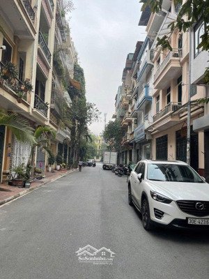 cho thuê nhà hoàng cầu - đống đa, dt 60m*4 tầng, oto đỗ cửa, phù hợp làm vp, ở gia đình, giá 20tr