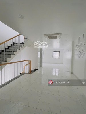 shophouse 4 tầng đường song hành giá 42 triệu (có thang máy). hoàn thiện đẹp vừa ở kinh doanh tốt