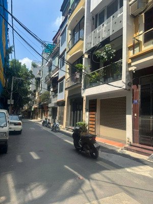 nhà riêng tây sơn ngõ ô tô dừng đỗ - thông số vàng 45m* 7 tầng thang máy* giá 14.3 tỷ - nội thất nk