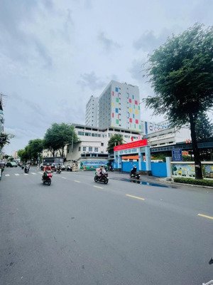 nhà 3 tầng gần bv nhi đồng 1, sân thượng, btct sư vạn hạnh q10 chỉ 3.85 tỷ