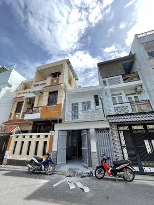 hot! bán nhà ô-tô 8m, lê văn lương, q7; kề lotte mart, vừa ở vừa kinh doanh; dt: 4x16m; nhỉnh 8tỷ