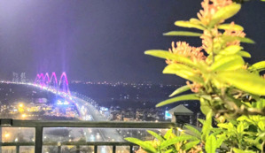 gia đình chuyển xuống thấp tầng nên cần bán căn duplex toà udic westlake view hồ tây. full nội thất