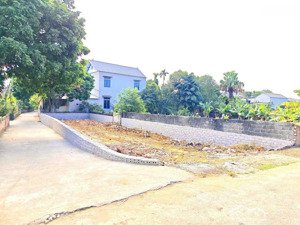 chính chủ cần bán lô đất 208m2 lô góc hai mặt tiền ful đất ở đường trục chính thôn hoà thạch, q oai