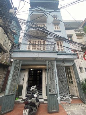 chdv quan nhân - thanh xuân 55m2 4.5 tầng 6pkk + cửa hàng. giá thuê 18tr. hợp đồng 5 năm
