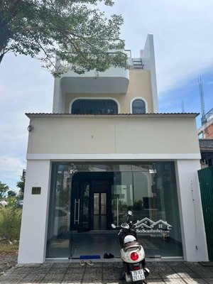 cho thuê nhà mới xây mỹ gia -gói 3 đối diện bệnh viện.