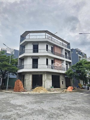 bán căn góc 2 mặt tiền kinh doanh tốt sổ hồng hoàn công ngay ngã tư miếu ông cù