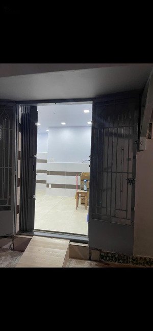 chính chủ cho thuê nhà nguyên căn 2 pn nguyễn gia trí siêu đẹp khu vực hàng xanh giá 9 triệu/tháng