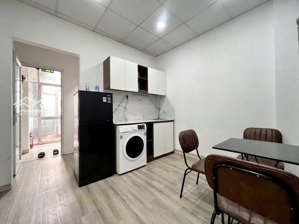 cho thuê căn hộ 2pn 4ng4xe 50m2 full nội thất thang máy ngay mặt tiền đbp ngã 7 lý thái tổ q10