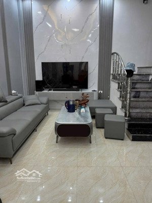 cực hiếm- nhà đẹp lô góc 50m phố hoàng như tiếp long biên gần ô tô đỗ cách 30m ra mặt phố