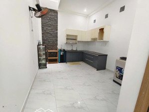 nhà đẹp, giá hợp lý, để ở hoặc cho thuê đều được, giao thông và tiện ích xung quanh đầy đủ
