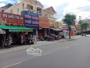 nhà 3 tầng mặt tiền đường nguyễn văn quá phường đht q12 dt 123m2 (4x31) đường 12m dòng tiền 30tr/th