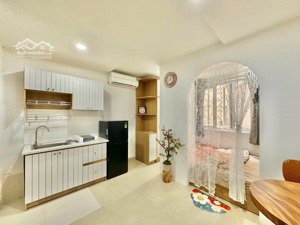 căn hộ full nội thất cao cấp - decor siêu xinh toạ lạc dưới chân cầu kiệu