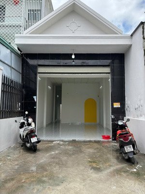 chính chủ cho thuê mặt tiền 2528c huỳnh tấn phát- nhà bè