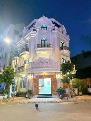 bám biệt thự góc ngang khủng phường đông hoà gần thủ đức tp hcm liên hệ 