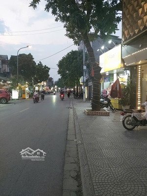 bán nhà trâu quỳ, gia lâm, dt 65m2, 2t, đường 4 ô tô tránh, vỉa hè, kinh doanh tấp nập, nhỉnh 12 tỷ