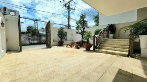 mở bán căn biệt thự đầy tâm huyết của gia chủ, dt 10x28m, giá : 35 tỷ tl giảm còn 32 tỷ