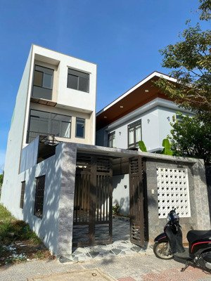 chính chủ bán nhà 3 tầng 2 mặt thoáng siêu đẹp tại phan huỳnh điểu, ngũ hành sơn, đn, giá tốt