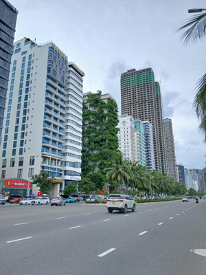 cần bán nhanh lô đất sát phạm văn đồng cách biển chỉ vài bước chân 100m2 ngang 5m giá chỉ 13ty5 tl