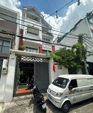 bán biệt thự cao cấp ngay chợ tân hương. dt: 7.6x22m 168m2. giá rẻ: 17.8 tỷ