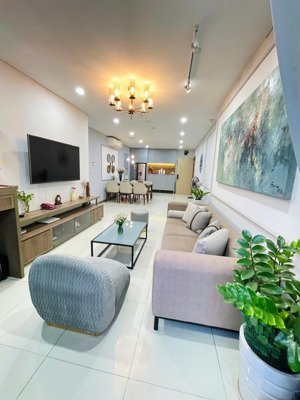 cho thuê cc đẹp xuất sắc tại sky center, 15,5 triệu, 75m2, 2pn, 2wc, full nt - lh: vũ