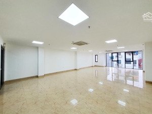 chính chủ cần cho thuê vp cầu giấy dt 120m2 giá thuê chỉ 23tr mặt phố cực đẹp. lh 