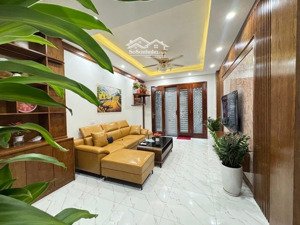 nhất vị nhị hướng 7 tầng thang máy gần phố trần cung