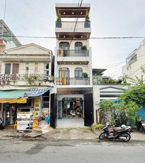 vợ chồng tôi bán gấp mặt đường nguyễn thị thập - q7 gần lotte q7, cho thuê 24triệu. giá 3tỷ650/69m2