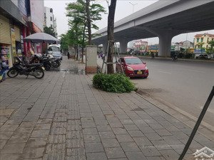 bán nhà mặt phố phạm văn đồng hiếm như vàng, vỉa hè đá bóng kinh doanh đỉnh chóp