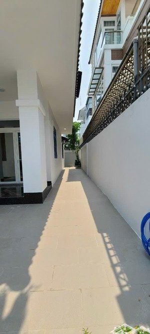 cho thuê biệt thự khu dân cư khang an phú hữu q9 cũ dt: 8*20 giá 30 tr