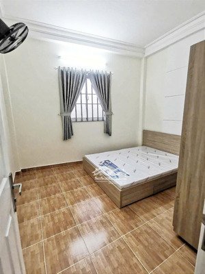 chính chủ cho thuê phòng có nội thất, cửa sổ giá sinh viên phường phú nhuận