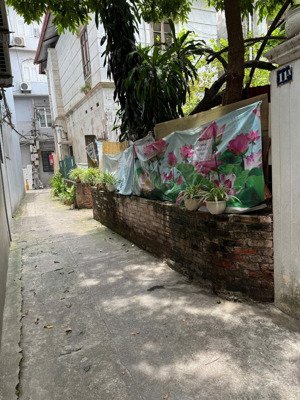 nhà c4 phố ngọc hà 72m2, mt 4.3m, 5 nhà ra phố, ngõ 2m, 3 xe máy tránh, gần phố, không quy hoạch