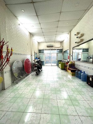nhà mặt phố 3 tầng, giáp q6, 93m2, chỉ 10 tỏi xíu