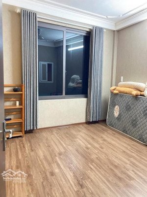 nhà phố phạm huy thông,10m ra ô tô,30m ra hồ ngọc khánh,34m,5tầng,cách ô tô tránh 10m, chỉ 8,4tỷ