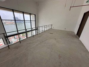 tôi cần bán căn duplex thô 252m,4pn tòa udic westlake tây hồ,giá 18 tỷ.lh 