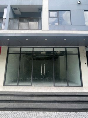 cho thuê shop mặt sảnh 50m chỉ 16 triệu đã hoàn thiện tại vinhomes quận 9