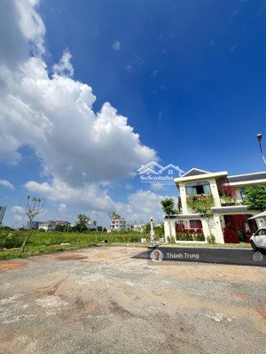 chính chủ gửi bán nền biệt thự vip 384m2, mặt tiền rộng, sổ sẵn công chứng ngay. giá chỉ 74tr/m2