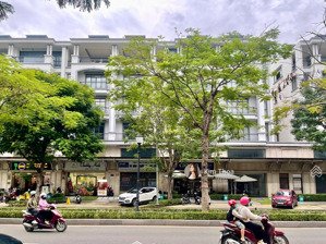 nhà 7x20m (270m2), 3 tầng trục chính vạn phúc, đường 35m, sàn trống, thang máy, máy lạnh. giá 36 tr