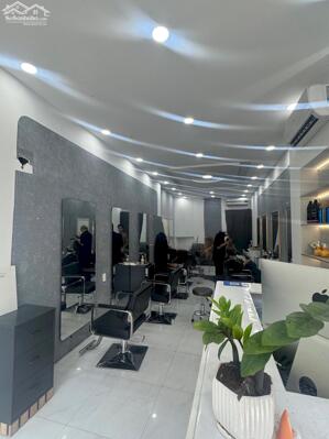 Bán nhà mặt tiền đường Mê Linh, Nha Trang. DT: 92.2m2. Đang cho thuê. Giá bán : 10.2 tỷ (thương lượng)